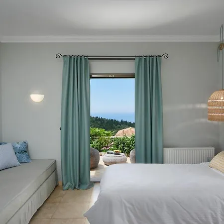 Villa Grand Lefkada - 3 Bedrooms - Kaladika - Stunning Sea Views - Well Furnished Tsoukaládhes
