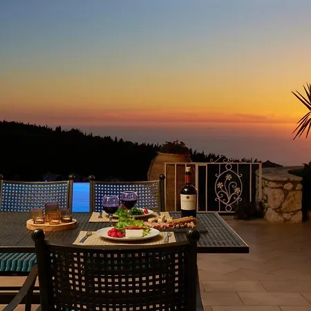 Grand Lefkada - 3 Bedrooms - Kaladika - Stunning Sea Views - Well Furnished Tsoukaládhes