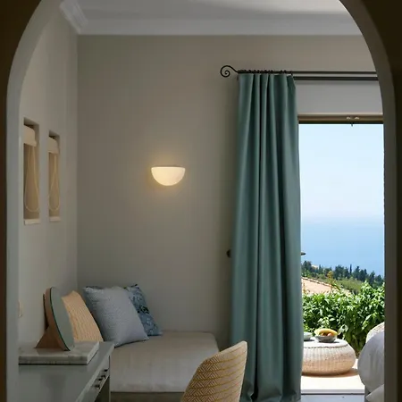 Grand Lefkada - 3 Bedrooms - Kaladika - Stunning Sea Views - Well Furnished Tsoukaládhes
