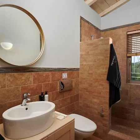 Grand Lefkada - 3 Bedrooms - Kaladika - Stunning Sea Views - Well Furnished Villa Tsoukaládhes